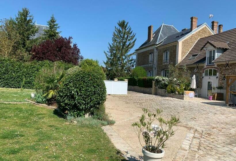 Номер Стандарт Вид на Сад, Gîtes Du Domaine D Auxonnettes L&j Evenements