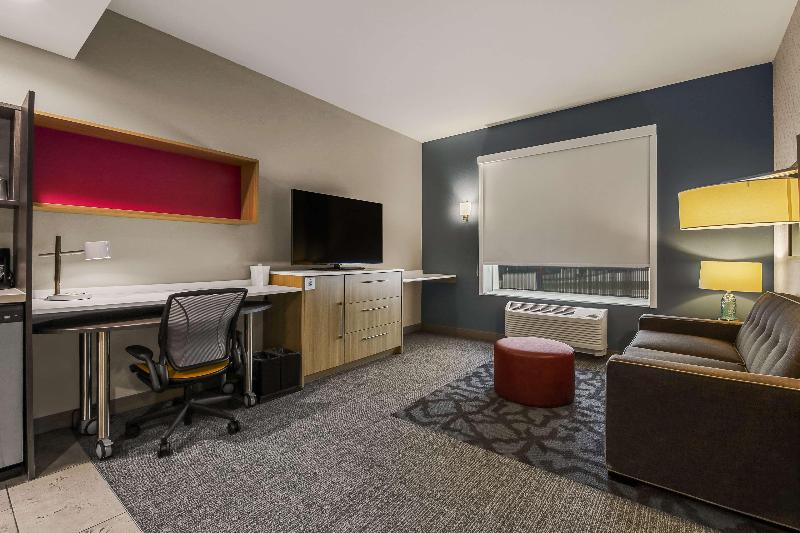 اتاق استاندارد با تخت بزرگ برای معلولان, Hilton Garden Inn Dubuque Downtown