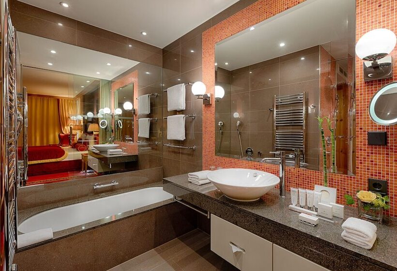 Номер Deluxe, Kempinski Hotel Das Tirol