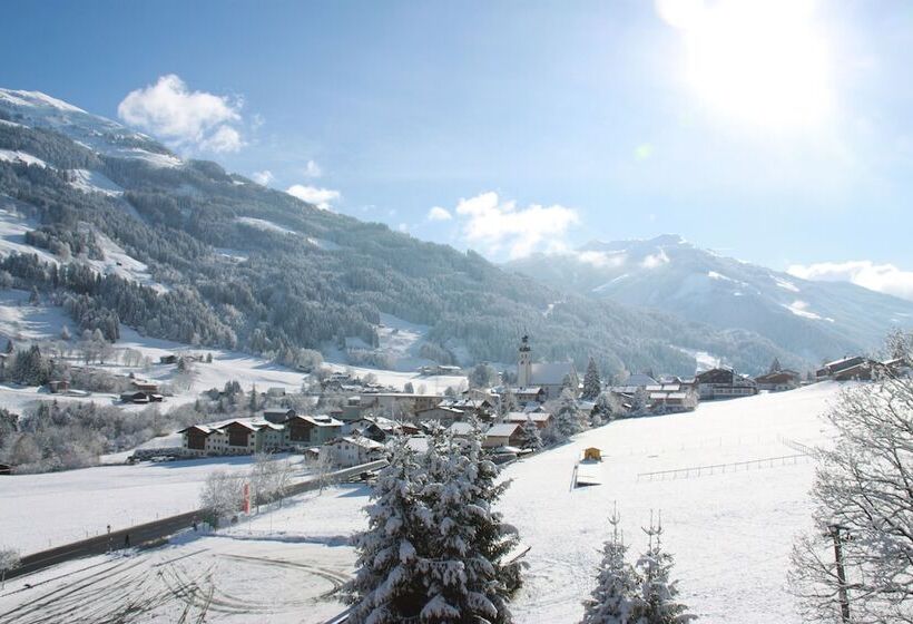 Полулюкс Повышенной Комфортности, Kempinski Hotel Das Tirol