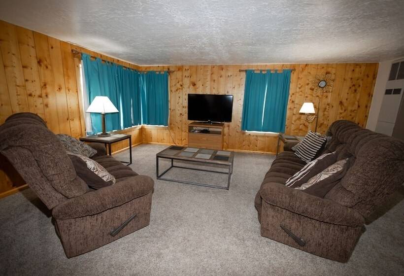 Family Suite, Austin S Chuckwagon Motel