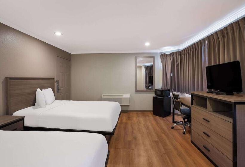스탠다드 룸 더블 침대 2개, Econo Lodge