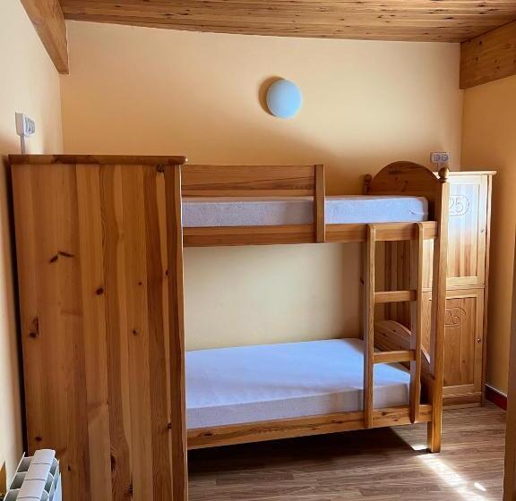 家庭间, Albergue El Pajar De Agés   Exclusivo Para Peregrinos   Exclusive For Pilgrims