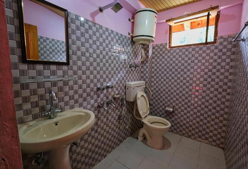 اتاق لوکس, Voyageur Nest