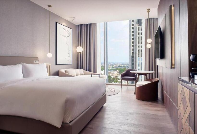 اتاق دلوکس با تخت کینگ و چشم‌انداز شهر, Jw Marriott Hotel Guadalajara