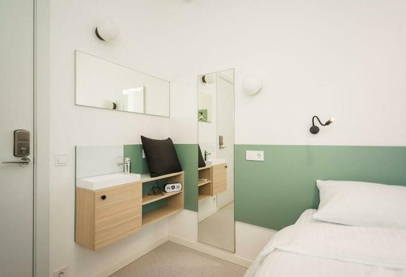 스탠다드 룸, Capsule Hotel & Hostel