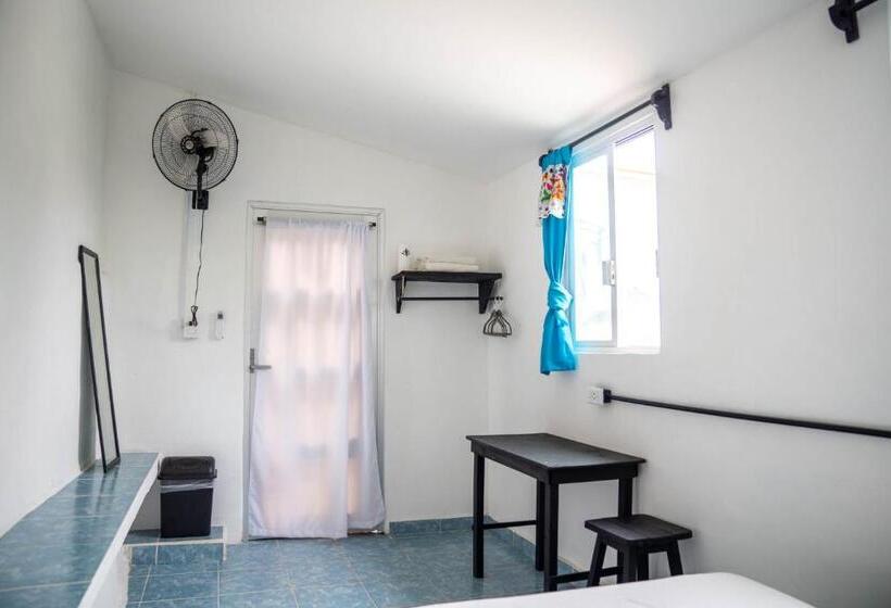 اتاق استاندارد با سرویس بهداشتی مشترک, Hostel Oryx Tulum