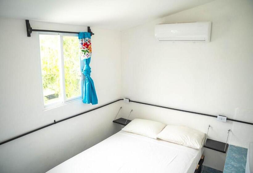 اتاق استاندارد با سرویس بهداشتی مشترک, Hostel Oryx Tulum
