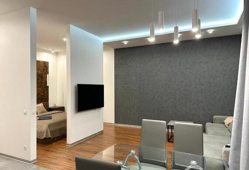 استودیوی استاندارد, Kador Home Hotel Downtown