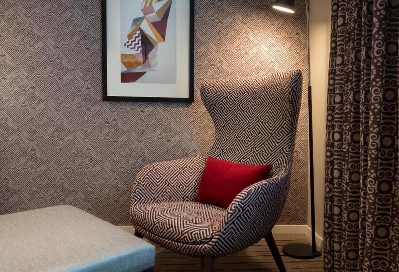 اتاق اجرایی, Leonardo Hotel Chester