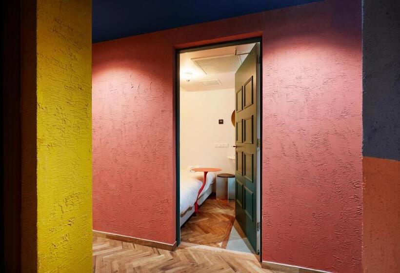 اتاق عادی, Not Hotel Rotterdam