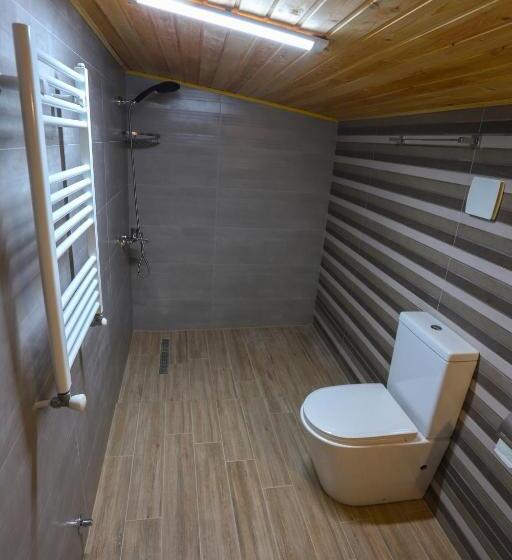 اتاق استاندارد با تراس, Inside Kazbegi
