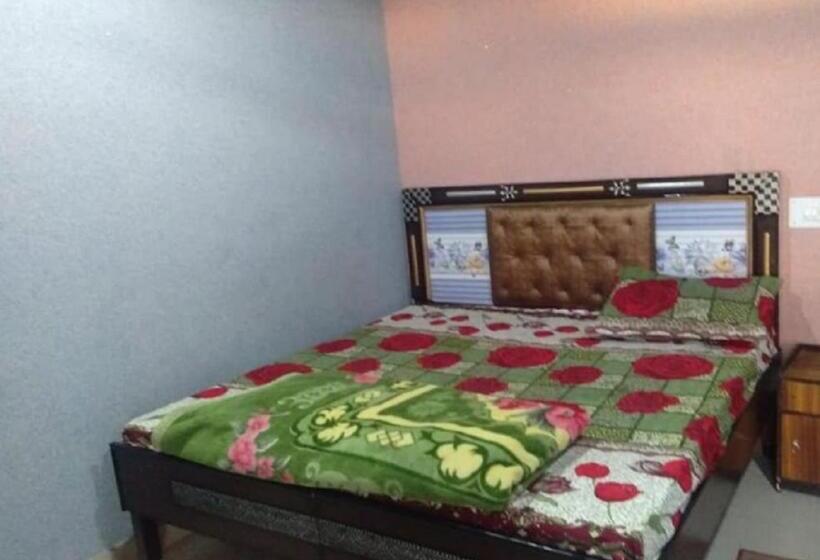디럭스 룸, Yellowoaks Guest House