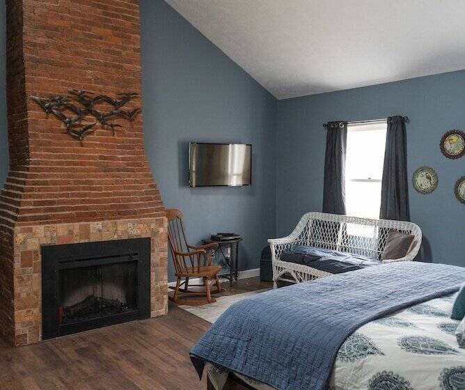Номер Deluxe, Creekside Inn