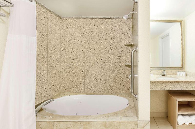 Полулюкс Кровать Кинг, Hilton Garden Inn Roanoke Rapids