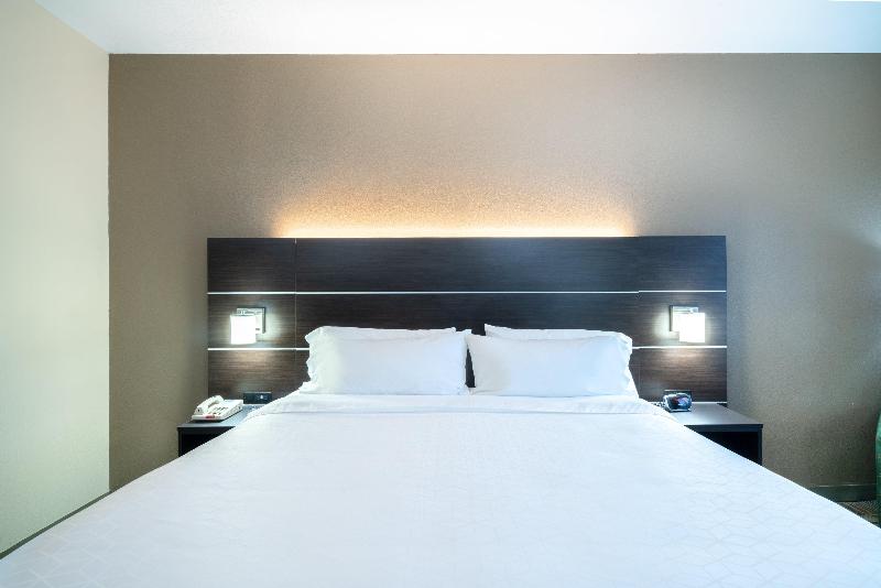 Люкс Кровать Кинг, Holiday Inn Express Hotel & Suites Ashland, An Ihg
