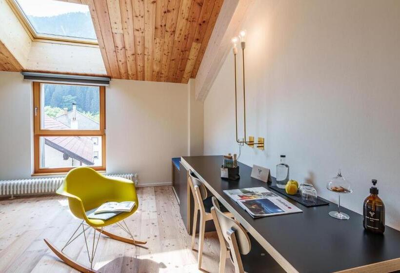 استودیوی لوکس, Zum Hirschen Boutique Hotel Val Di Non