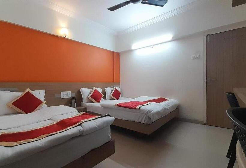 Трехместный Номер Deluxe, S K Palace