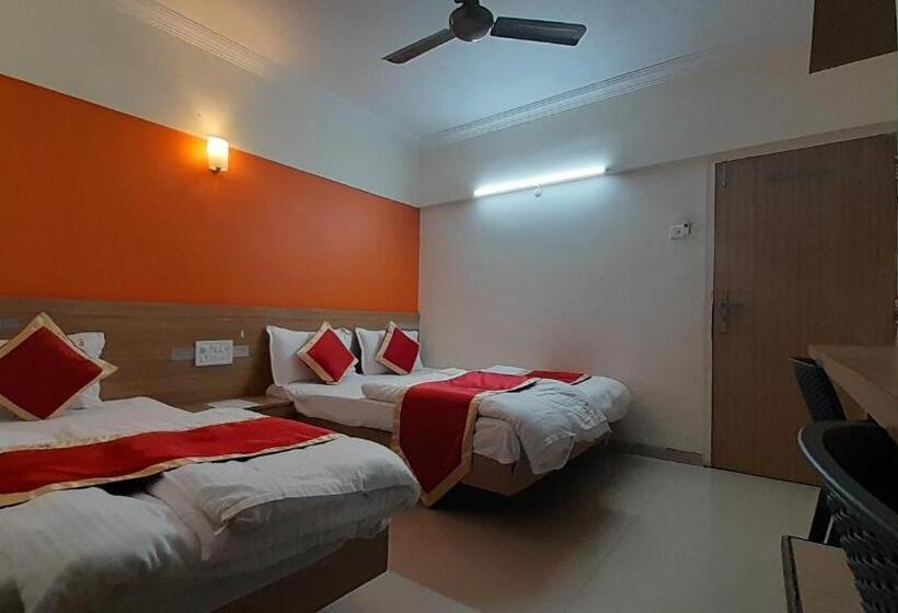 Трехместный Номер Deluxe, S K Palace
