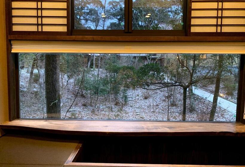 Номер Стандарт Вид на Сад, Ryokan Nushiya
