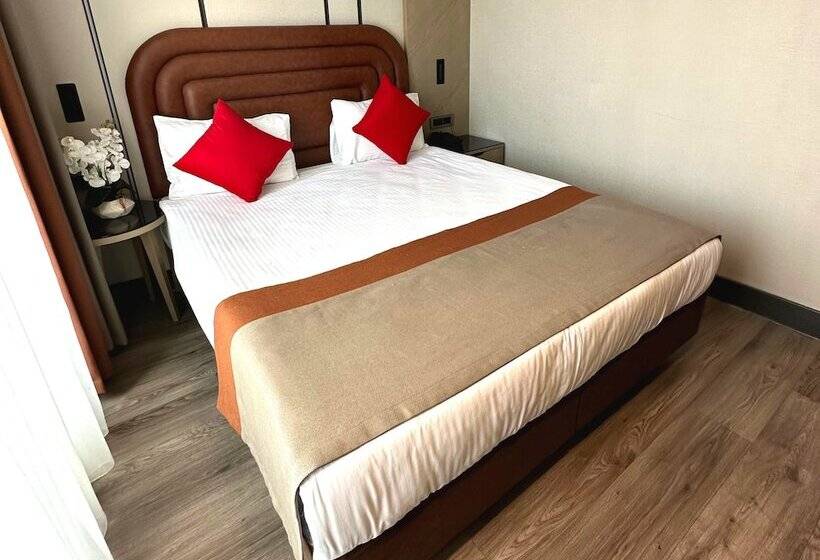 اتاق لوکس, Edition Old City Hotel