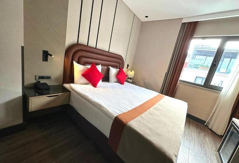 اتاق لوکس با تخت بزرگ, Edition Old City Hotel