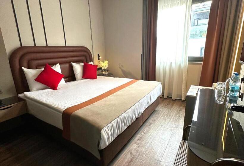 اتاق لوکس با تخت بزرگ, Edition Old City Hotel