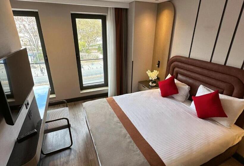 اتاق خانوادگی, Edition Old City Hotel