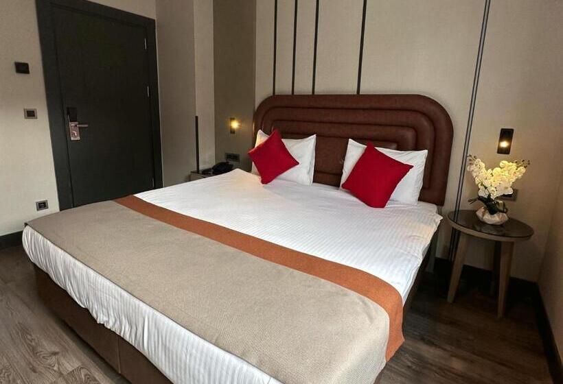 اتاق استاندارد با تخت بزرگ, Edition Old City Hotel