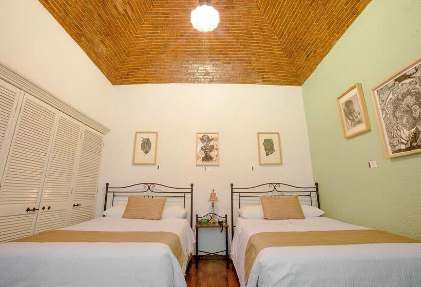 Habitación Estándar 2 Camas Matrimonio, Portico Cultural