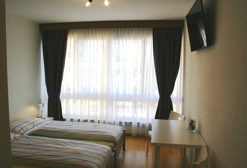 Quarto Estandar, Rovere