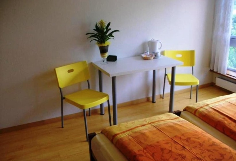 Quarto Estandar, Rovere