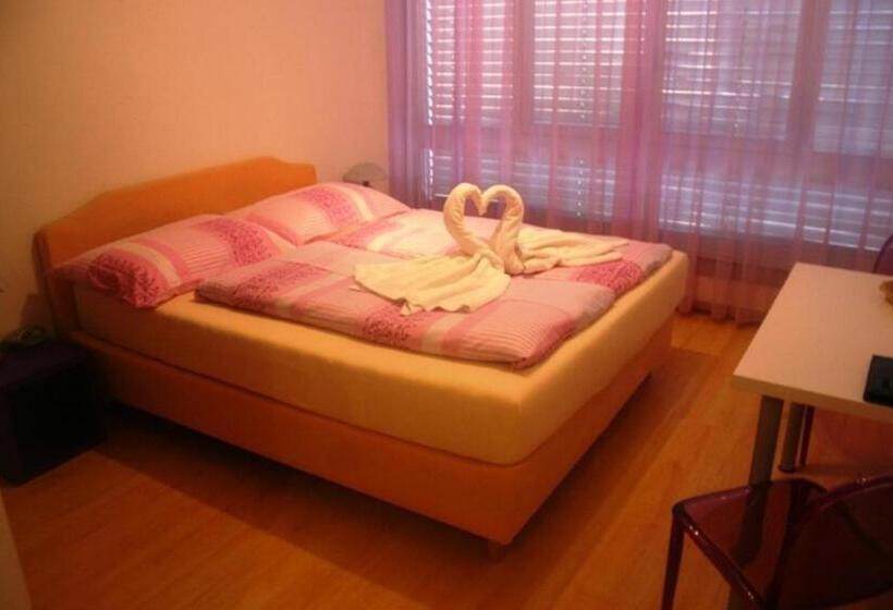 Quarto Estandar, Rovere