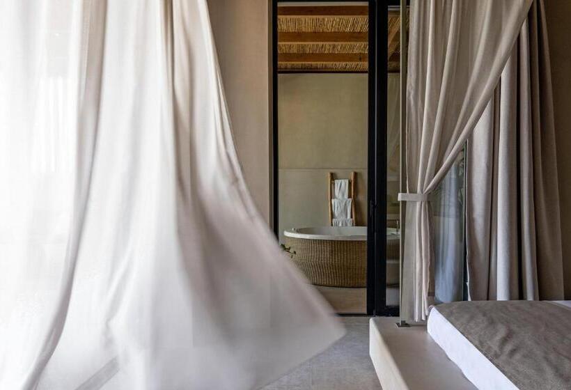 Люкс с Бассейном, Unique Blue! Resort And Villas Adults Only