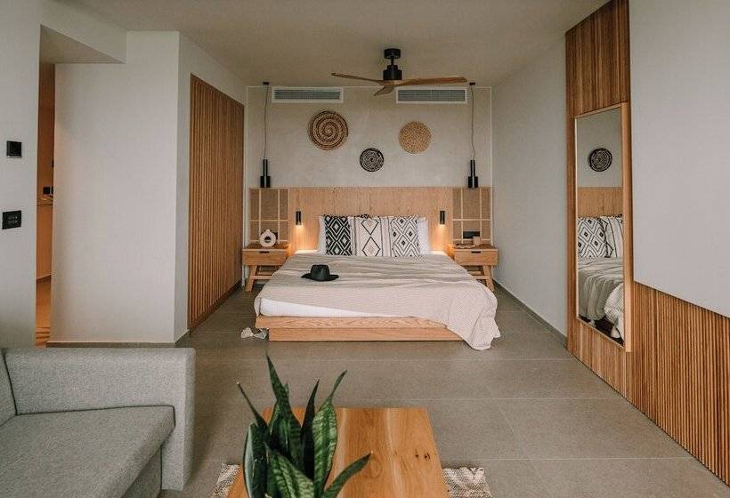 Номер Superior Боковой Вид на Море, Unique Blue! Resort And Villas Adults Only