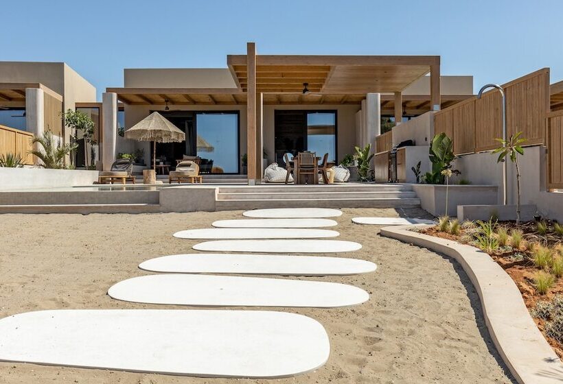 Люкс с Бассейном, Unique Blue! Resort And Villas Adults Only