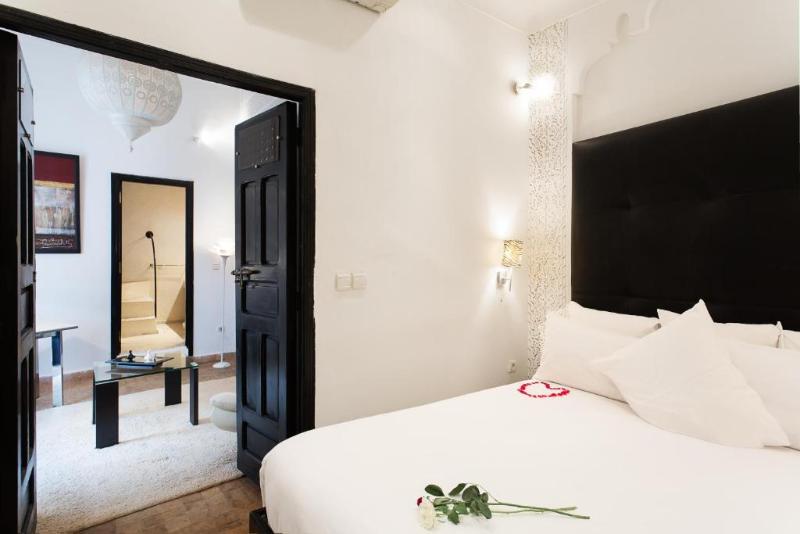 سوییت اجرایی, Riad Moullaoud