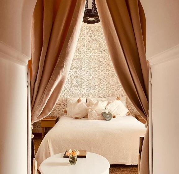 اتاق استاندارد سه نفره, Riad Les Orangers D Alilia