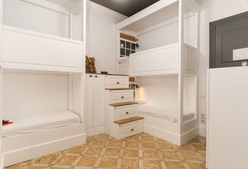 Кровать в Общей Комнате, Casa Gracia Barcelona   Hostel