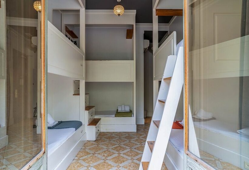 Кровать в Общей Комнате, Casa Gracia Barcelona   Hostel