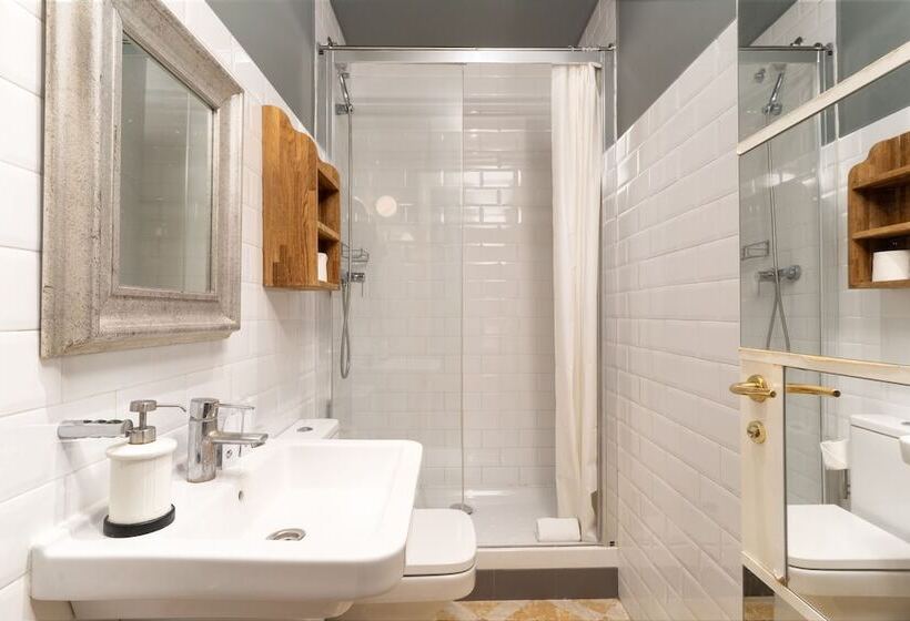 Кровать в Общей Комнате, Casa Gracia Barcelona   Hostel