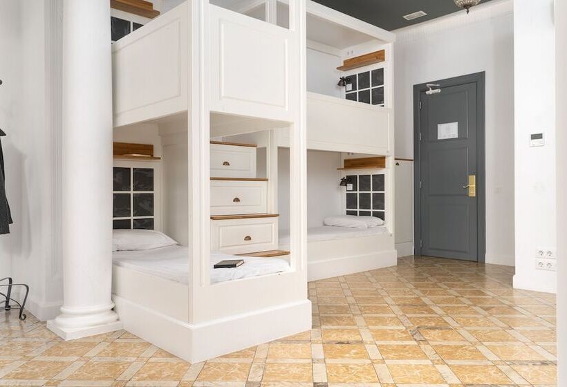 Кровать в Общей Комнате, Casa Gracia Barcelona   Hostel