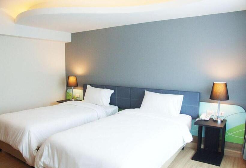 Quarto Deluxe, Grand Tower Inn Sathorn