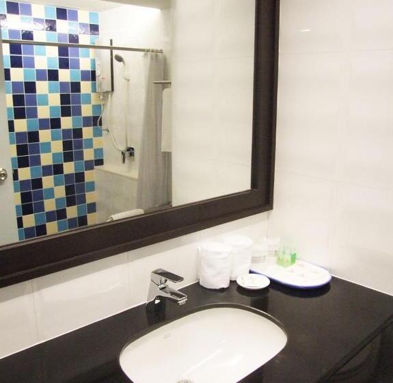 Quarto Quádruplo Estandar, Grand Tower Inn Sathorn