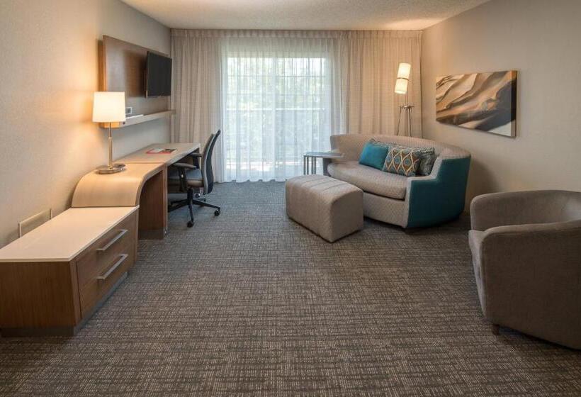 Люкс Кровать Кинг, Courtyard By Marriott Portland North