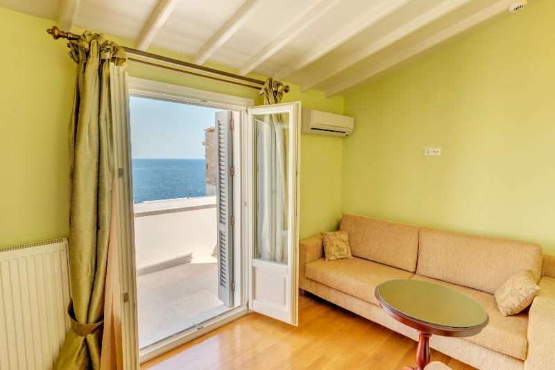 Номер Deluxe Кровать Кинг, Santika Makassar