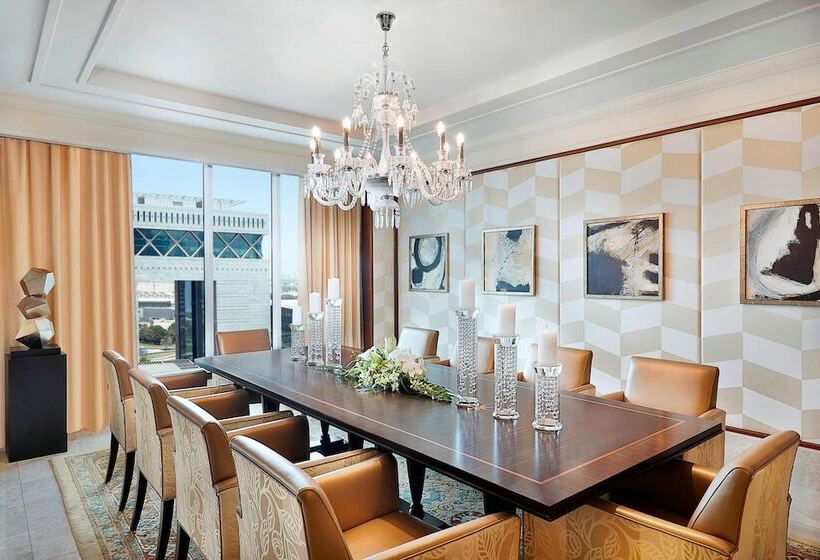 Королевский Люкс, Ritz Carlton Difc Downtown Dubai
