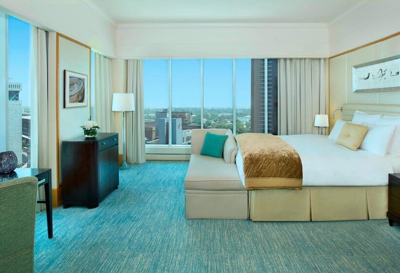 Полулюкс, Ritz Carlton Difc Downtown Dubai