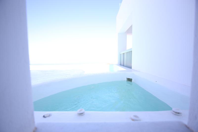 سوییت, Astro Palace Hotel & Suites