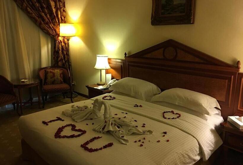 اتاق لوکس با تخت بزرگ, Serenada Golden Palace   Boutique